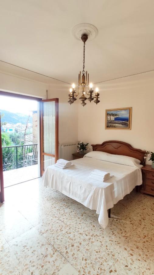 Appartamento La quiete a un passo dal centro Sorrento Esterno foto