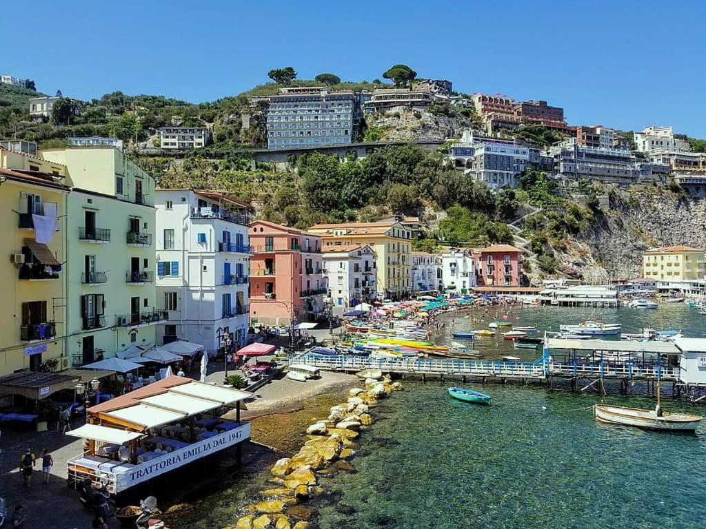Appartamento La quiete a un passo dal centro Sorrento Esterno foto