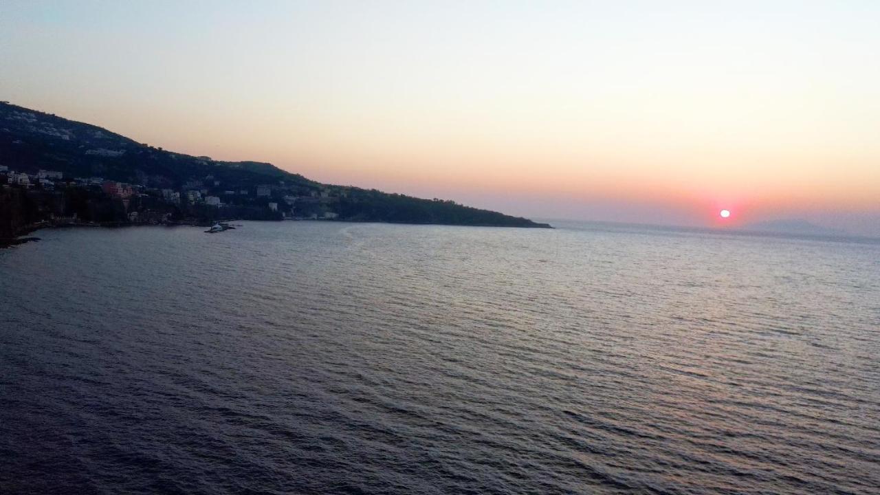 Appartamento La quiete a un passo dal centro Sorrento Esterno foto